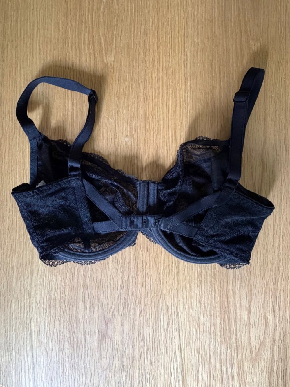 Lot of four 30G black bras - Picture 7 of 9